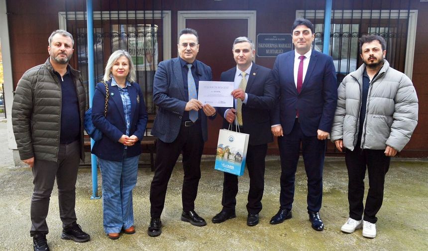 GERİ DÖNÜŞÜMDE FARKINDALIK OLUŞTURAN MUHTARLARA TEŞEKKÜR BELGESİ VERİLDİ