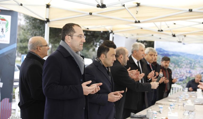 BAŞKAN EKİM, BAYRAMLAŞMA TÖRENİNDE HEMŞEHRİLERİYLE BULUŞTU