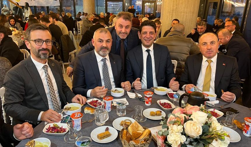 ARSİNLİLER İSTANBUL’DA İFTAR SOFRASINDA BULUŞTU