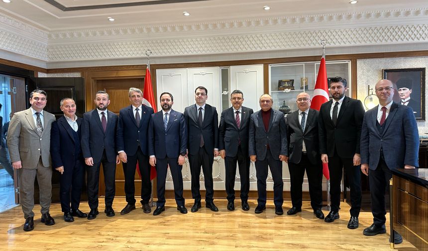 BAŞKAN GENÇ, BÜYÜKŞEHİR PERSONELİ İLE BAYRAMLAŞTI