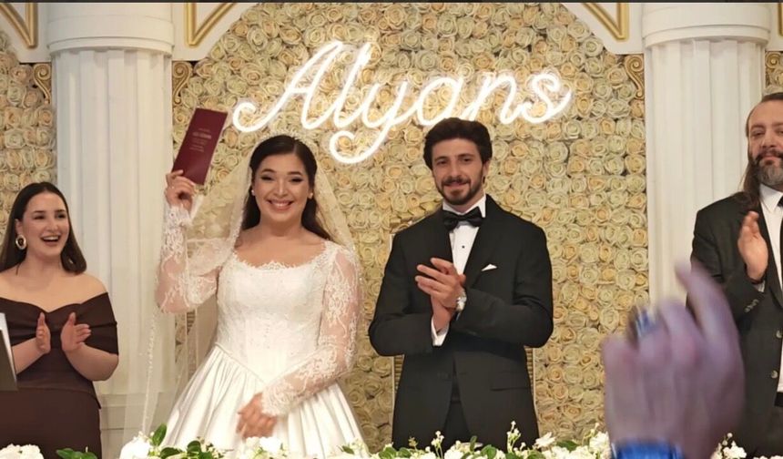 Trabzon  basınının sevilen isimleri Efnan Demireren ve Ozan Köse hayatlarını birleştirdi.