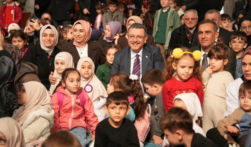 BAŞKAN GENÇ MİNİKLERİN HEYECANINA ORTAK OLDU