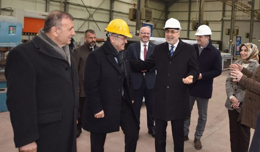 Bakan Işıkhan, Akçaabat Şinik Organize Sanayi Bölgesinde incelemelerde bulundu.