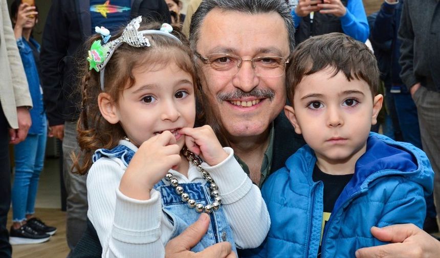 BAŞKAN GENÇ’TEN 23 NİSAN MESAJI