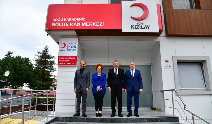 Vali Şahin Türk Kızılay Doğu Karadeniz Bölge Kan Merkezi’ni Ziyaret Etti