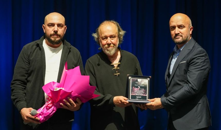 ‘KUVAYIMİLLİYE DESTANI’ SAHNEDE HAYAT BULDU