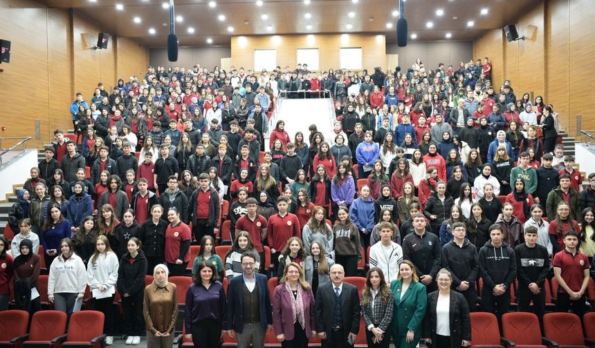 KENT KONSEYİ'NDEN ÖĞRENCİLERE HUKUKİ FARKINDALIK EĞİTİMİ