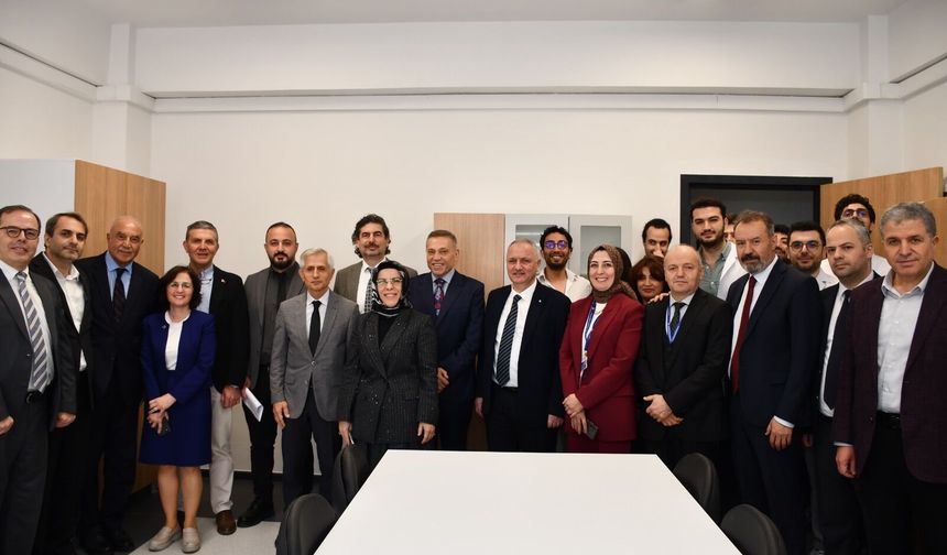 KTÜ Farabi Hastanesi’nde Mikrocerrahi Eğitim Laboratuvarı Açıldı