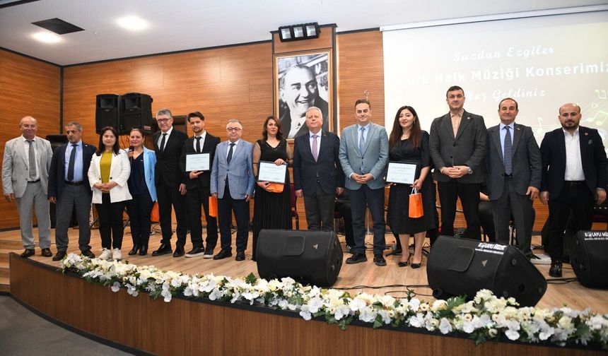 ORTAHİSAR'DA "SAZDAN EZGİLER" İLE TÜRKÜ ŞÖLENİ YAŞANDI