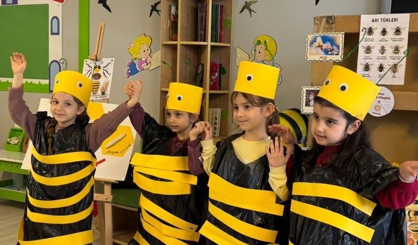 ÇİLEKLİ DÜŞLER KÖYÜ’NE İLGİ SÜRÜYOR