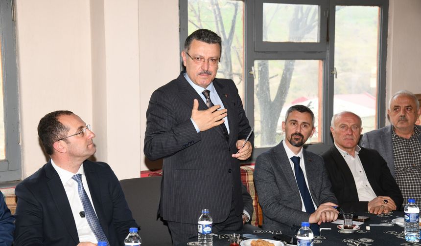 BAŞKAN GENÇ'TEN IŞIKLAR’A OTOBÜS VE ALTYAPI MÜJDESİ