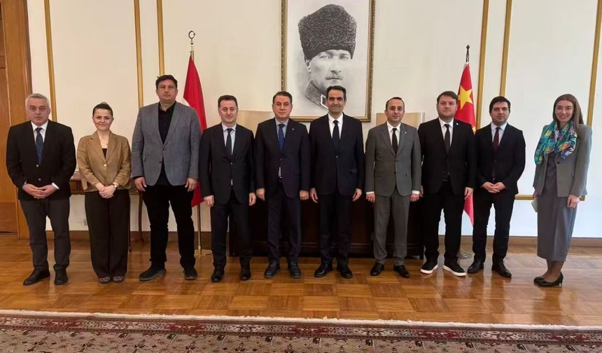 Türkiye Cumhuriyeti’nin Çin Büyükelçisi Selçuk Ünal Trabzon Heyetini Kabul Etti