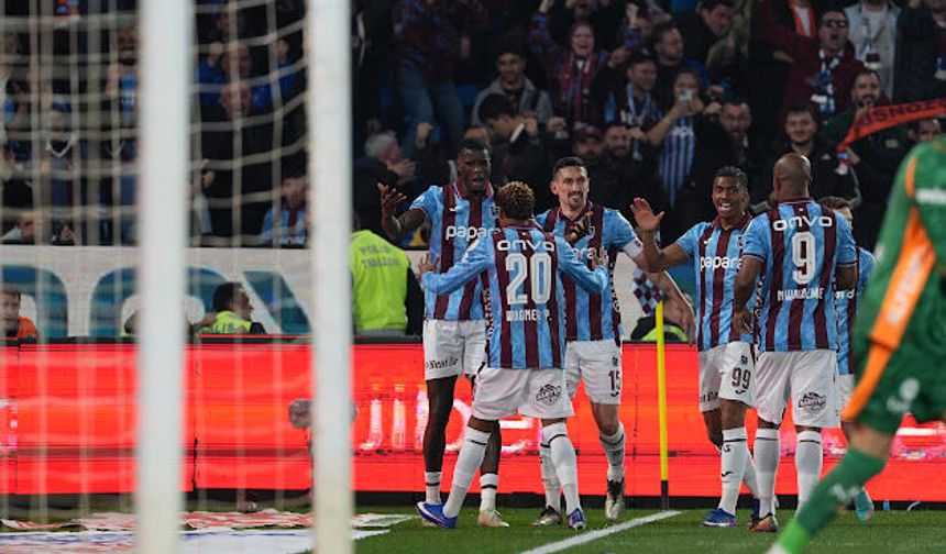 Trabzonspor’dan Taraftara Teşekkür Hakemlere Salvo