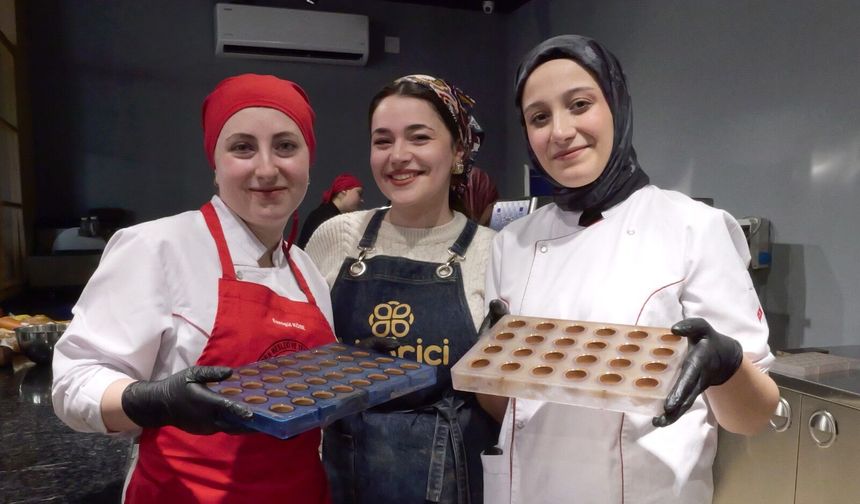 TTSO öğrencilere çikolata yapmayı öğretiyor