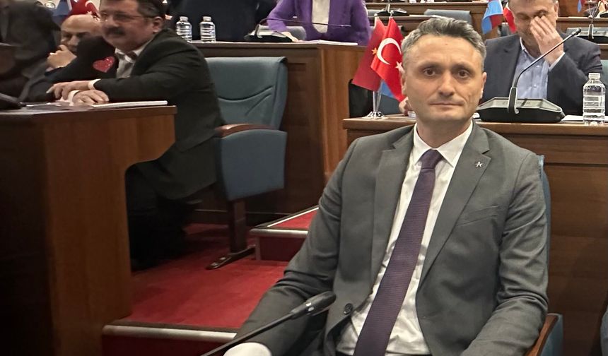 AK Parti Trabzon’da flaş görev değişimi! Grup başkan vekilliğini Cevdet Bayraktar’a devretti