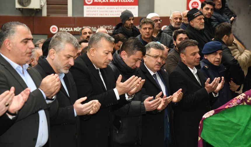 Trabzon Havva Bahçekapılı’nın Cenazesine Akın Etti