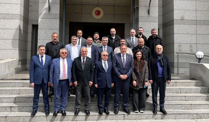 Trabzon iş insanları heyeti Bakü Büyükelçiliğini ziyaret etti