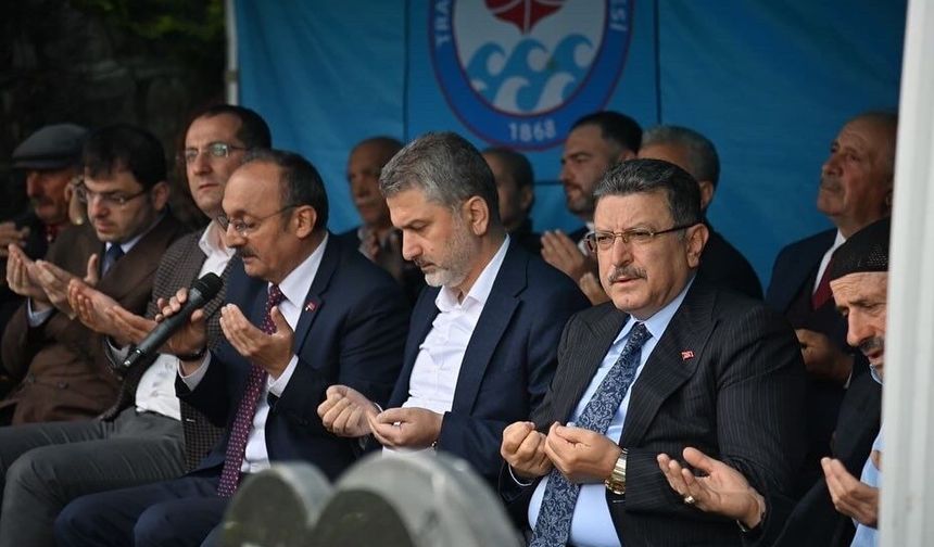 BAŞKAN GENÇ: MUSTAFA CUMUR HİZMETLERİYLE İZ BIRAKTI