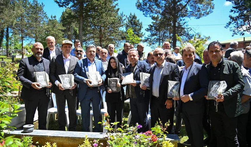 İBRAHİM USTA'YI ANMA TÖRENİNDE KONUŞAN BAŞKAN GENÇ:  "USTA, MEMLEKETİNE VE İNSANLARA HİZMET İÇİN ÇALIŞAN BİR DEĞERDİ"