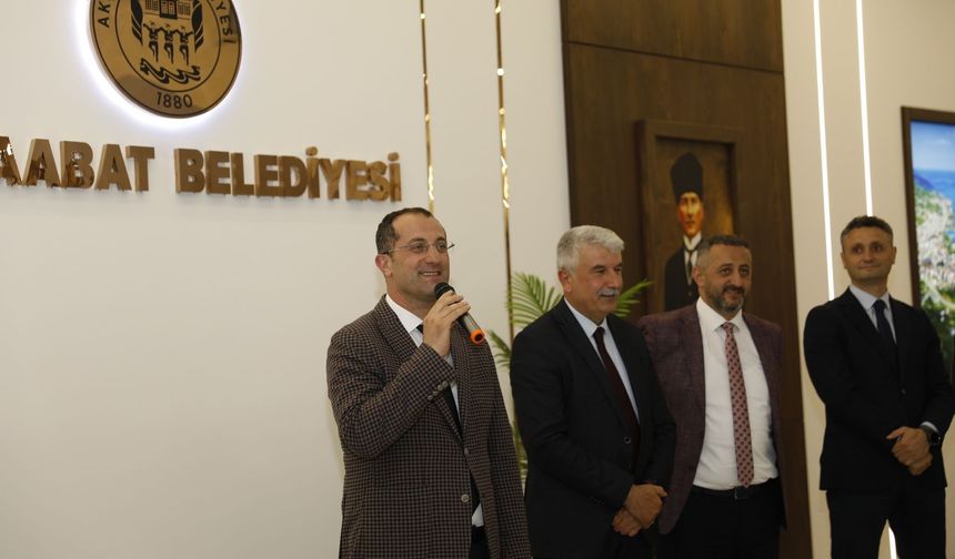 BAŞKAN EKİM, BELEDİYE PERSONELİ İLE BAYRAMLAŞTI