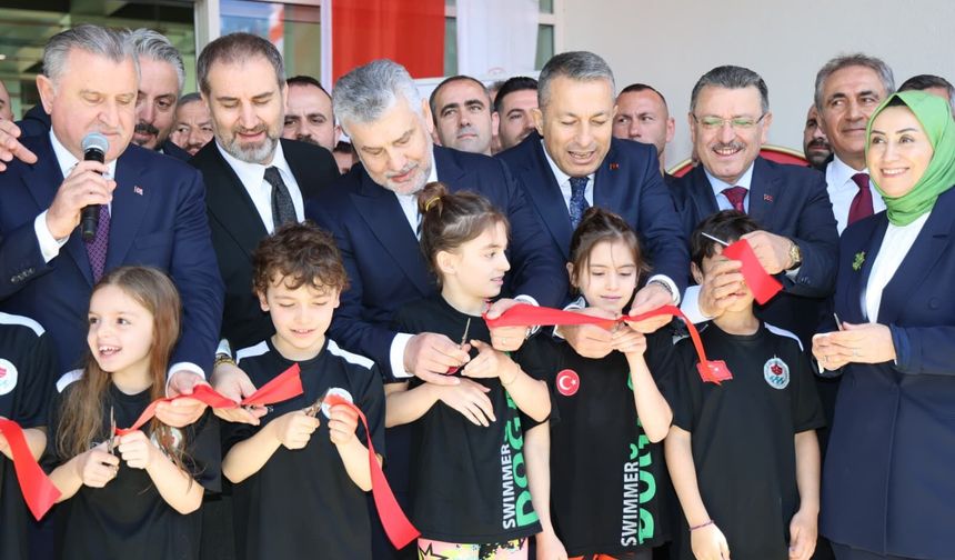 Akçaabat Yarı Olimpik Yüzme Havuzu’nun Açılışı Törenle Yapıldı