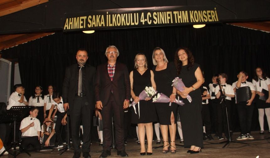 Ahmet Saka 4/C sınıfı öğrencileri mezuniyetlerini türkülerle kutladı