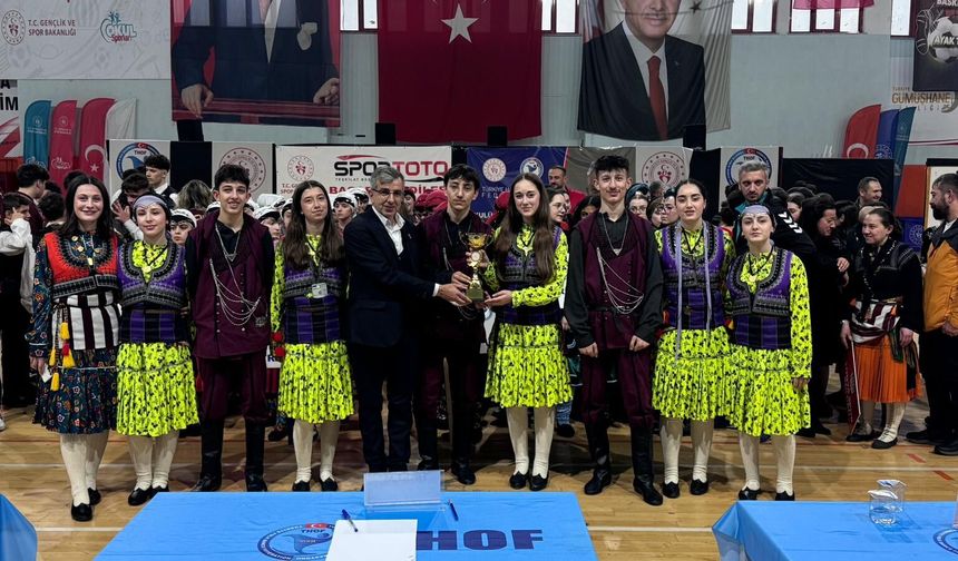 BÜYÜKŞEHİR’İN HALK OYUNLARI EKİBİ BÖLGE ŞAMPİYONU OLDU