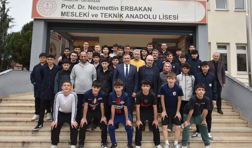 Başkan Çelebi, Prof. Dr. Necmettin Erbakan MTAL’da Kariyer Günleri etkinliğine katıldı