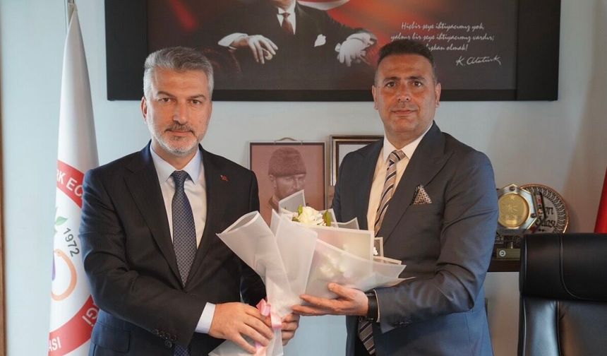 İL BAŞKANI MUMCU’DAN TRABZON ECZACILAR ODASINA ZİYARET