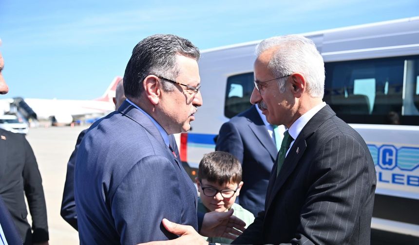 Ulaştırma ve Altyapı Bakanı Abdulkadir Uraloğlu, çeşitli programlara katılmak üzere Trabzon’a geldi.