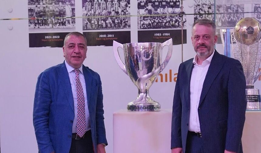 Trabzonspor’un Ziraat Türkiye Kupası, Şamil Ekinci Müzesi’ndeki yerini aldı