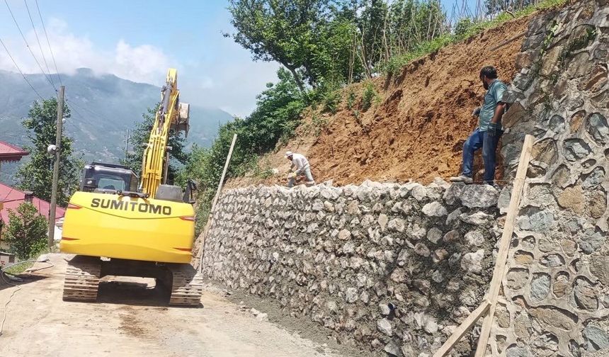 AKÇAABAT BELEDİYESİ HİZMET BELEDİYECİLİĞİ ANLAYIŞIYLA AKÇAABAT'IN HER NOKTASINDA ÇALIŞMALARINA DEVAM EDİYOR