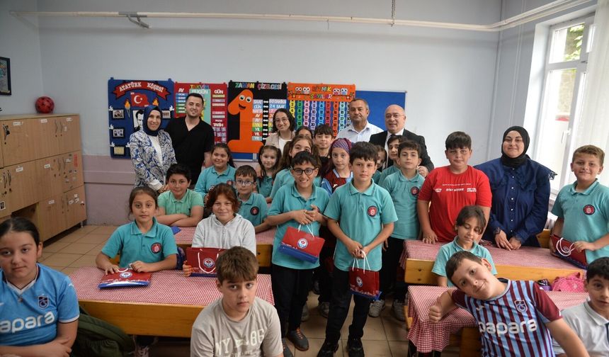 BÜYÜKŞEHİR'İN 'AKRAN NEZAKETİ' EĞİTİMLERİ SÜRÜYOR