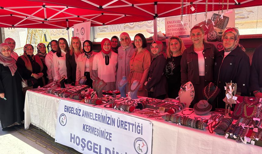 LÖSEMİ VE ENGELLİ GÖNÜLLÜLERİ DERNEĞİ TAKI TASARIM SERGİSİ AÇTI