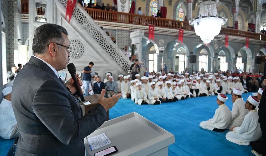 BAŞKAN GENÇ: “KUR’AN’IN MESAJINI YAŞAMAK VE YAŞATMAK EN BÜYÜK SORUMLULUĞUMUZDUR”