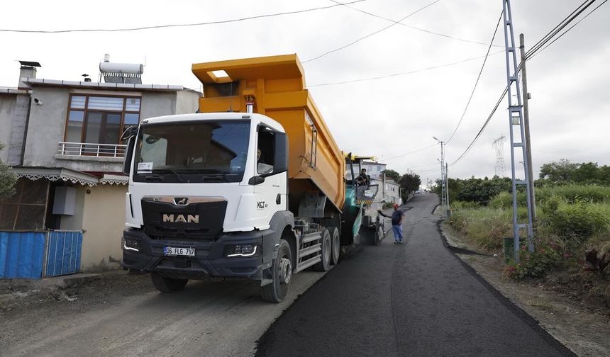 AKÇAABAT BELEDİYESİ YOLLARI YENİLEMEYE DEVAM EDİYOR