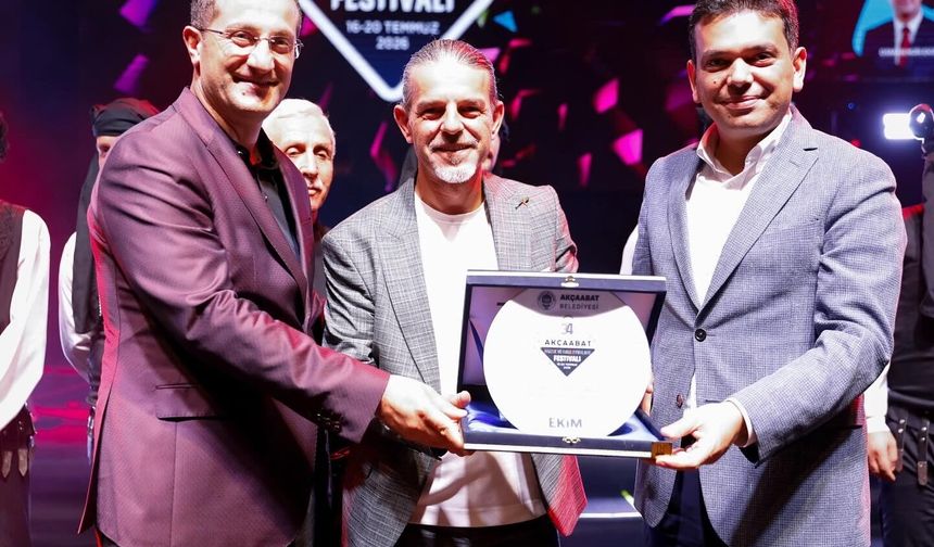 34. ULUSLARARASI AKÇAABAT MÜZİK VE HALK OYUNLARI FESTİVALİ MUHTEŞEM FİNALLE TAMAMLANDI