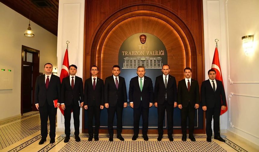 TRABZON’A ATAN İLÇE KAYMAKAMLARI VALİ ŞAHİN’İN HUZURUNDA