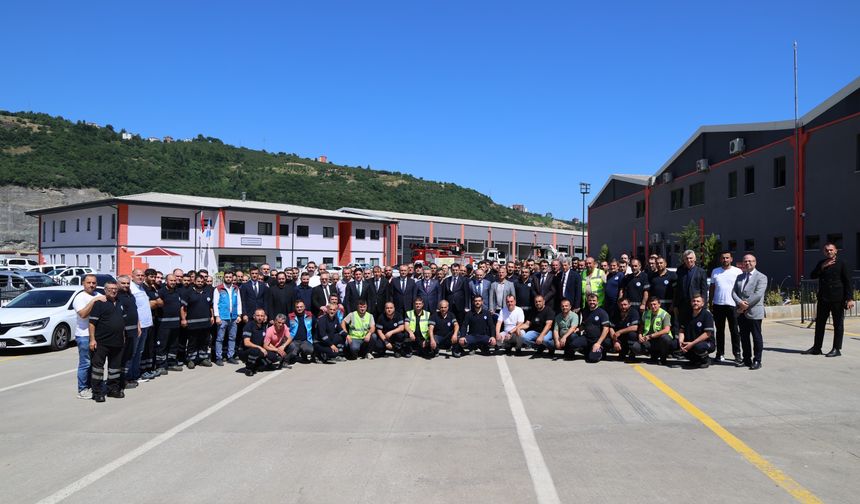 BAŞKAN GENÇ, BULAK YERLEŞKESİNDEKİ PERSONELLE BULUŞTU