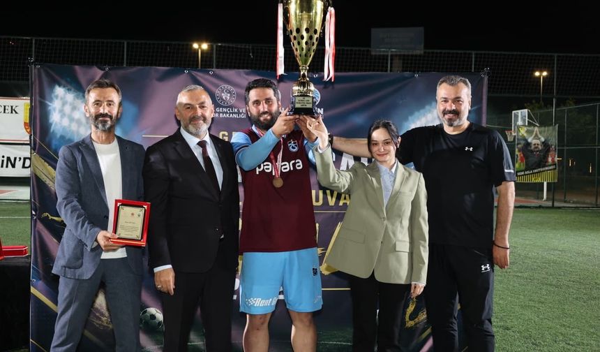TURNUVA'NIN ŞAMPİYONU YALISPOR