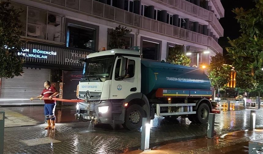 BÜYÜKŞEHİR EKİPLERİNDEN TEMİZ BİR ÇEVRE İÇİN YOĞUN ÇALIŞMA