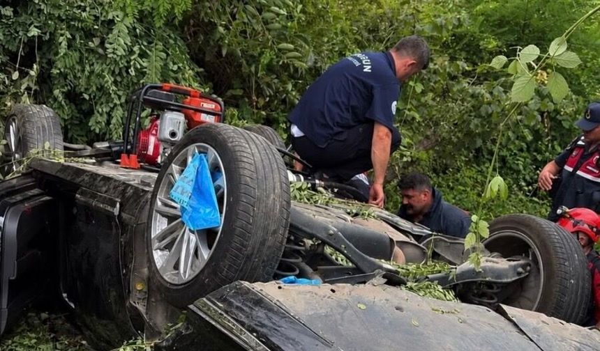 OF’TAN İSTANBUL’A GİDERKEN GİRESUN’DA FECİ KAZA: 2 ÖLÜ, 3 AĞIR YARALI