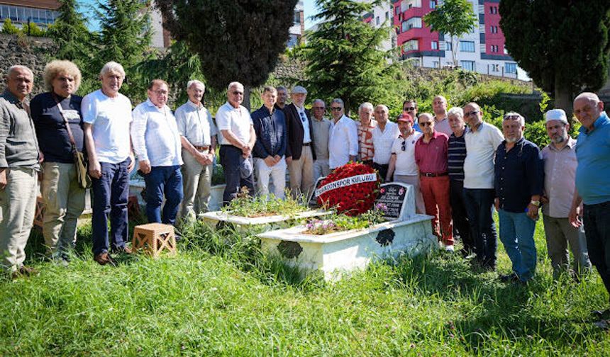 Ali Özbak Kabri Başında Anıldı