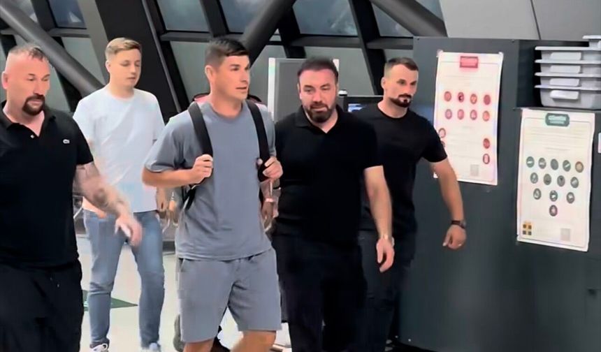 RUSLAN MALINOVSKYI’DEN TRABZONSPOR’A İLK MESAJ: “NEREDE İHTİYAÇ VARSA ORADA OYNARIM”