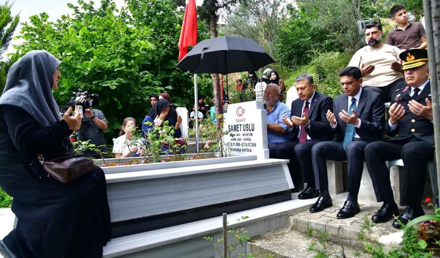 15 TEMMUZ DEMOKRASİ ŞEHİDİ SAMET USLU KABİRİ BAŞINDA ANILDI