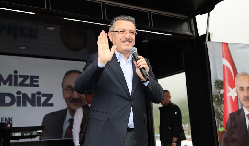 BAŞKAN GENÇ, HONEFTER YAYLA ŞENLİĞİ’NDE VATANDAŞLARLA BULUŞTU