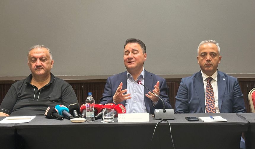 Ali Babacan Trabzon’da konuştu : “Terörsüz Türkiye sürecinde bir şans görüyoruz”