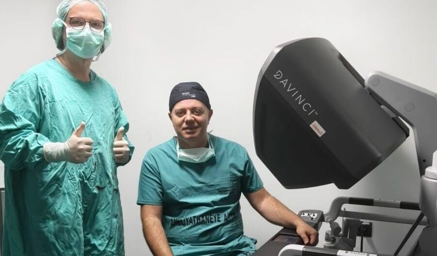 KTÜ Farabi Hastanesi’nde Robotik Cerrahi Ürolojide de Kullanılmaya Başlandı