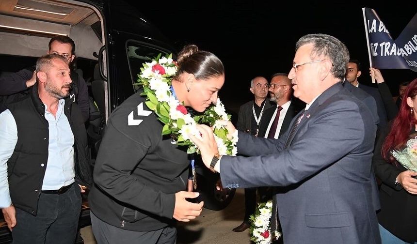 AVRUPA ŞAMPİYONU HAVVANUR KETHÜDA TRABZON’DA COŞKUYLA KARŞILANDI