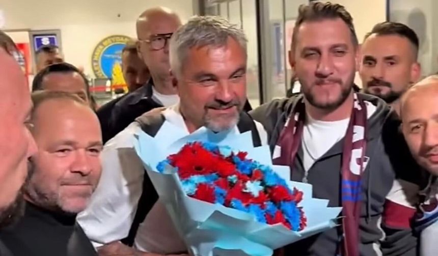 Thomas Reis Trabzon’a İner İnmez atkısını taktı, taraftarlarla üçlü çektirdi